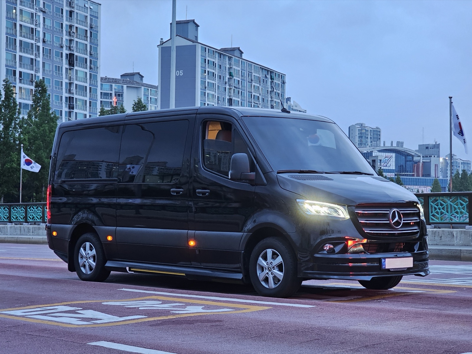 Mercedes-Benz Sprinter Tourer (photo: Wikimedia Commons, CC BY-SA 4.0)
