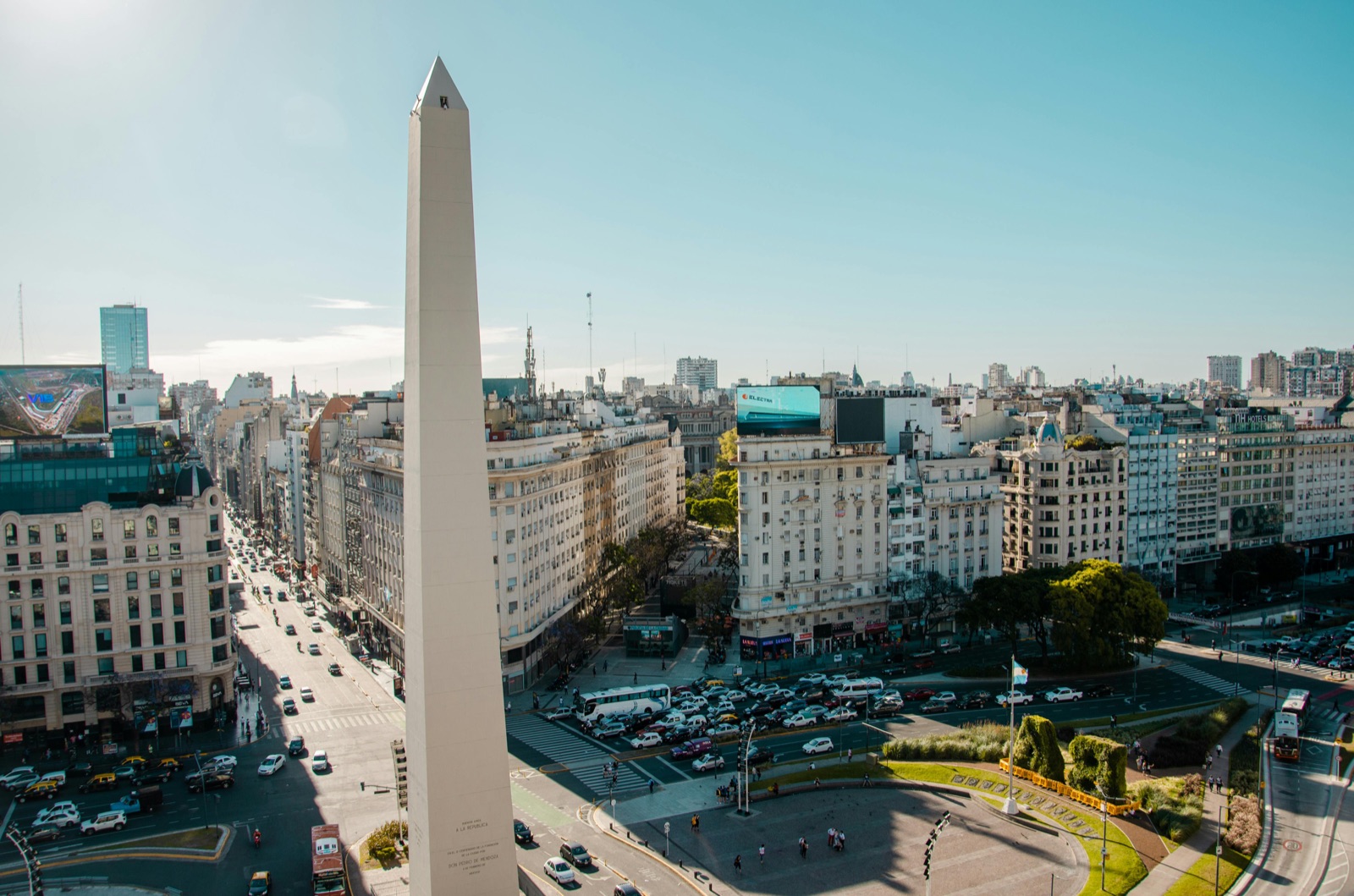 Ezeiza Aeroparque connection with city tour