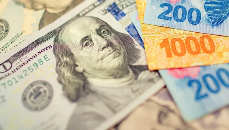Currency Exchange in Argentina (2025): Understanding the Different Dollar Rates