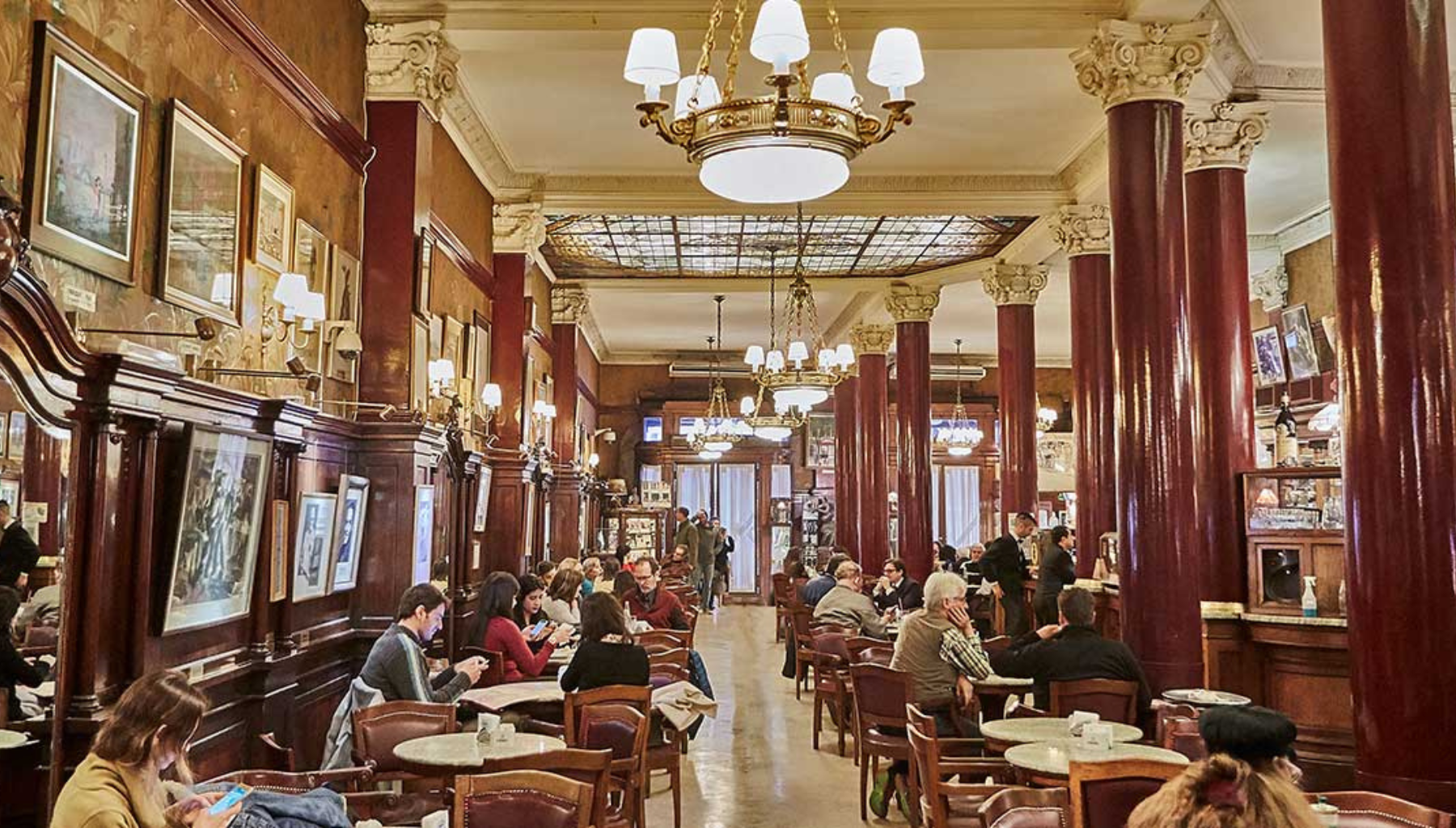 01 · Café Tortoni