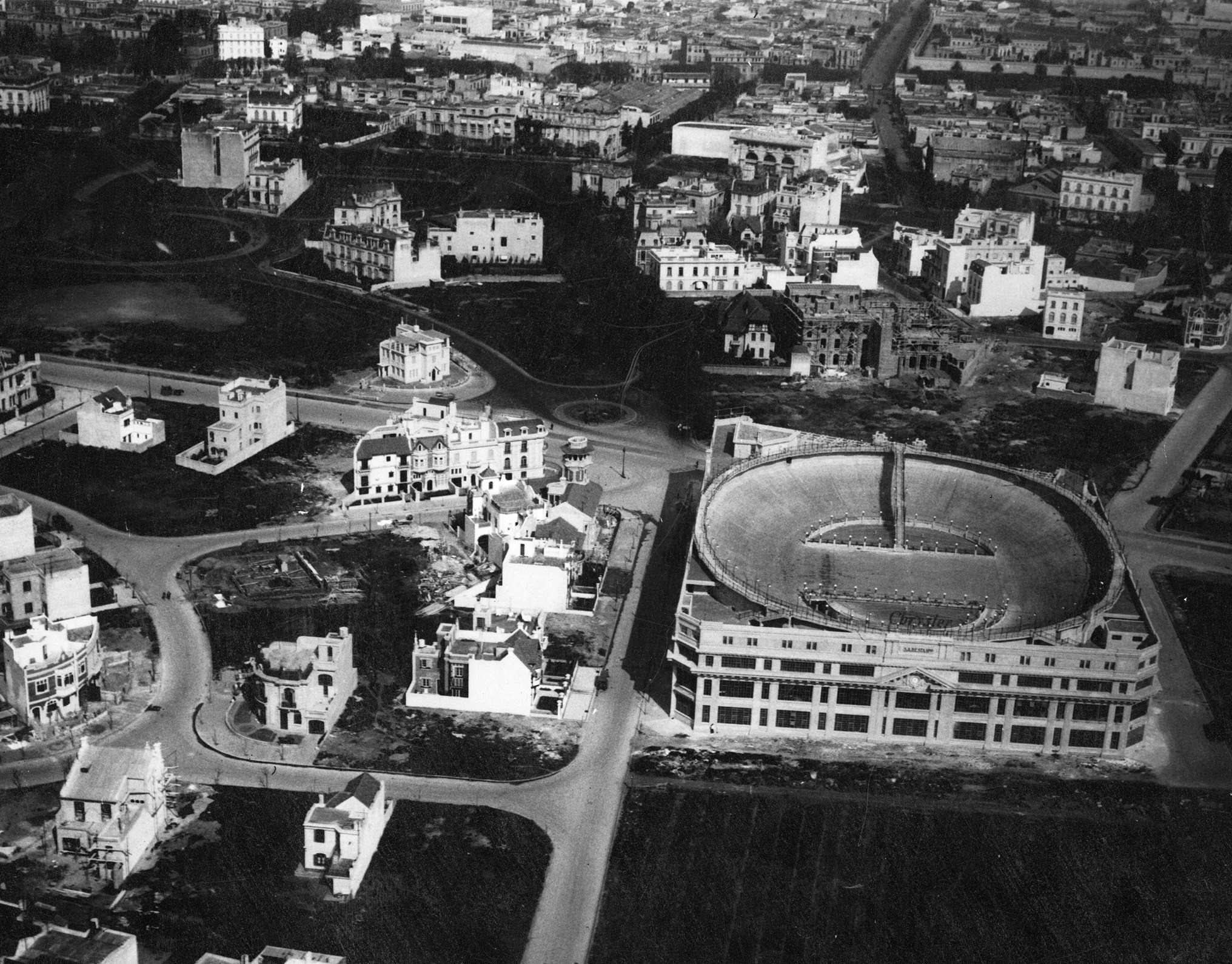 Historic aerial view of the rooftop test track at Palacio Alcorta, Buenos Aires, 1929